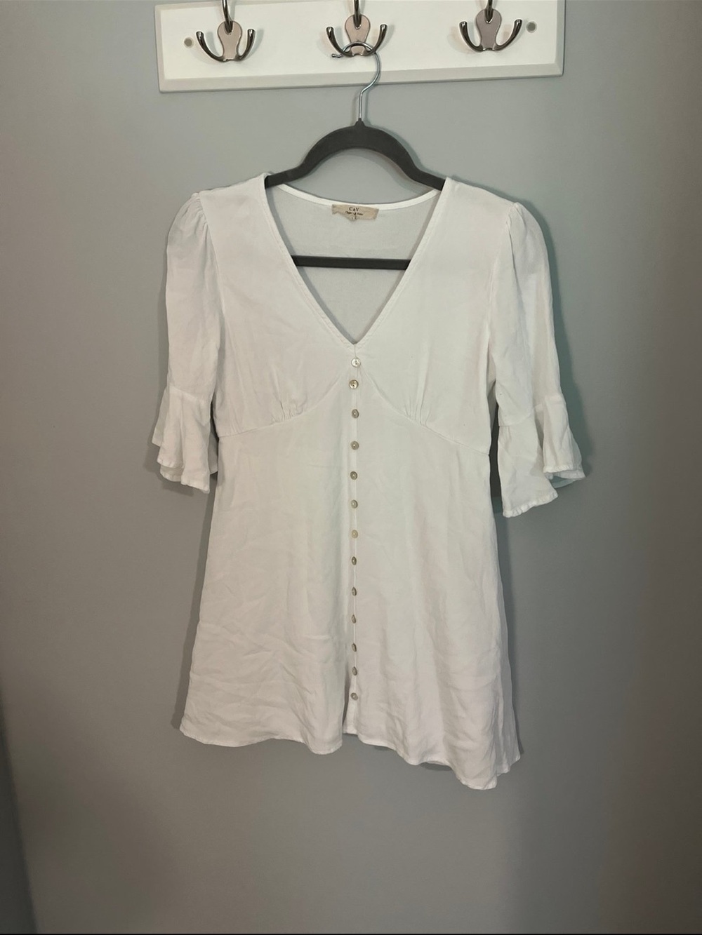 Chelsea & Violet White V-Neck Button-Front Tunic